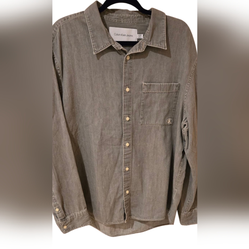 Calvin Klein Jeans Gray Shirt Size XL